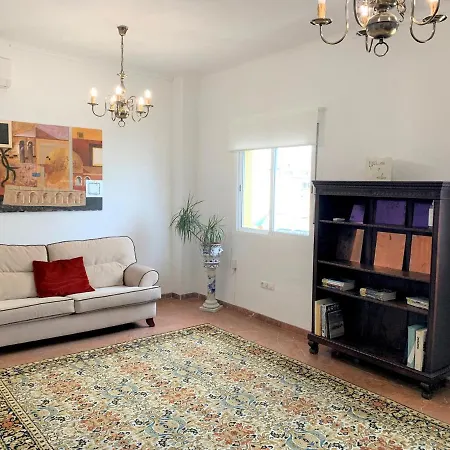 Wide And Traditional- 2bd 1bth- Gavidia *