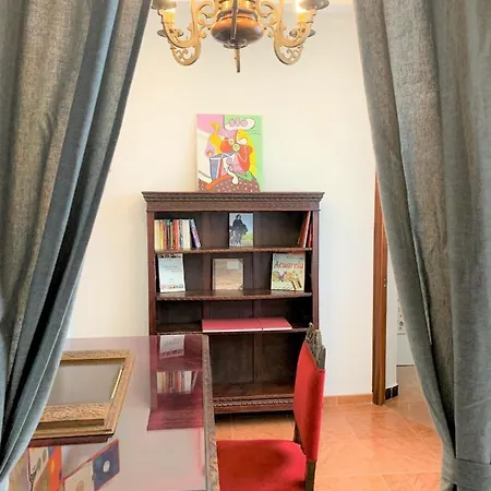 Apartment Wide And Traditional- 2bd 1bth- Gavidia